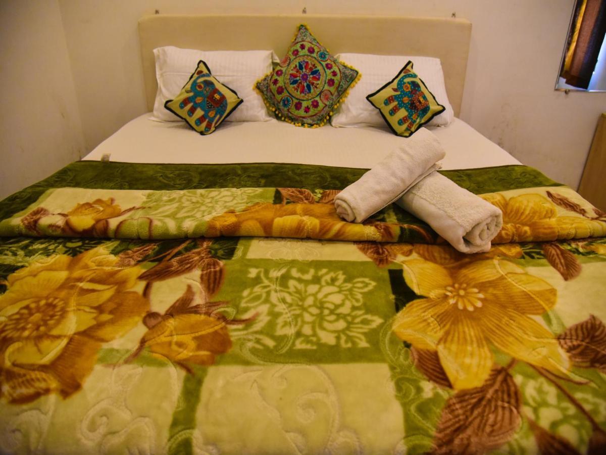 Hotel Zoola Palace Pushkar Bagian luar foto