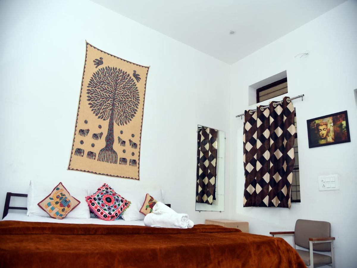 Hotel Zoola Palace Pushkar Bagian luar foto