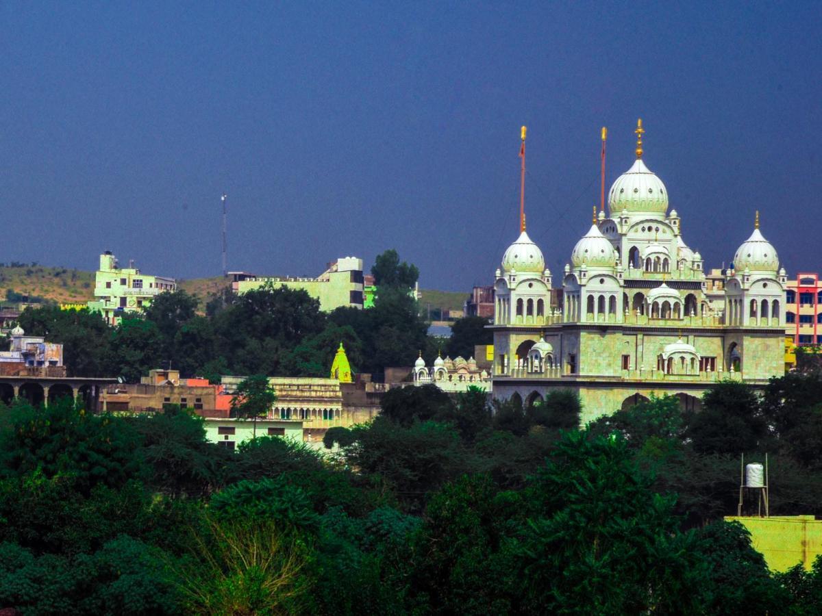 Hotel Zoola Palace Pushkar Bagian luar foto